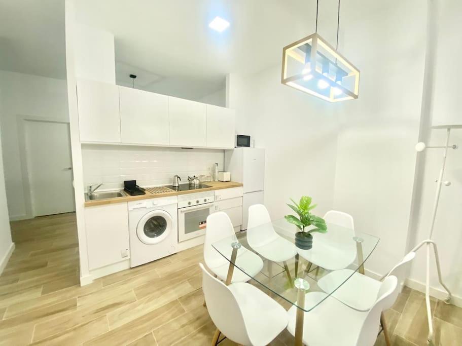 Puente Praga Aparment Apartment Madrid Ngoại thất bức ảnh